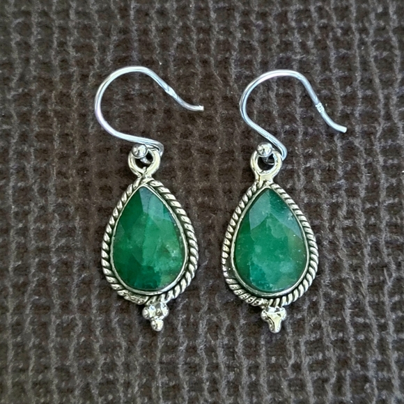✨️HP✨️ Shivam Beryl Emerald💚 Teardrop💧Earrings - Picture 9 of 16